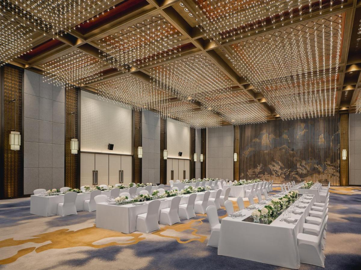 Hualuxe Kunshan Huaqiao By Ihg - F1 Racing Preferred Hotel Exterior foto