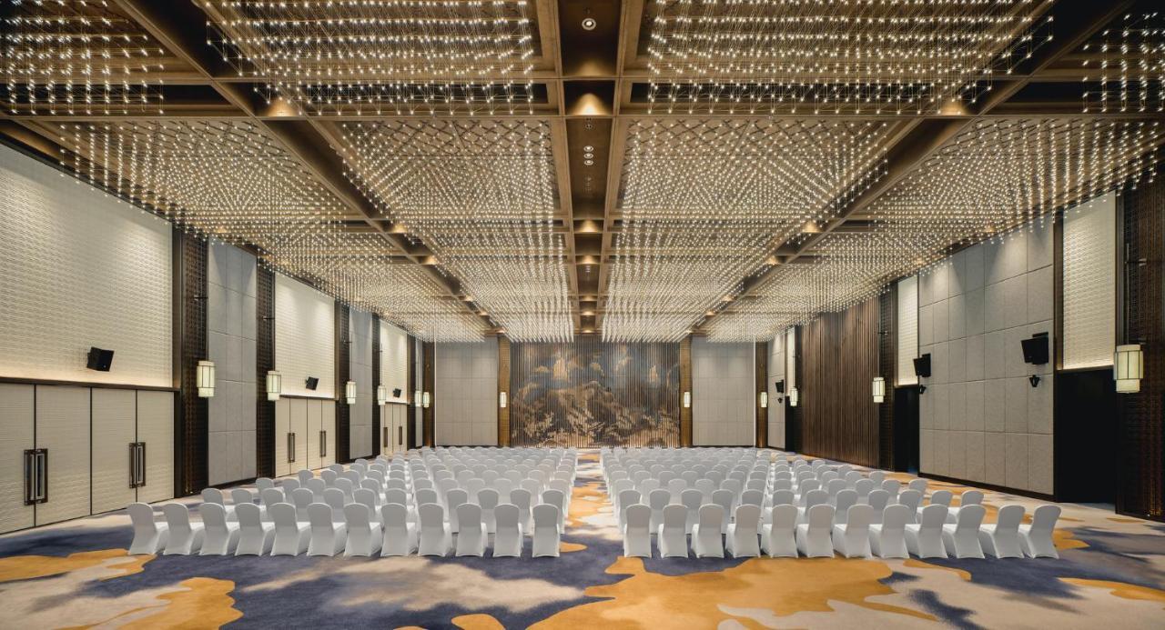 Hualuxe Kunshan Huaqiao By Ihg - F1 Racing Preferred Hotel Exterior foto