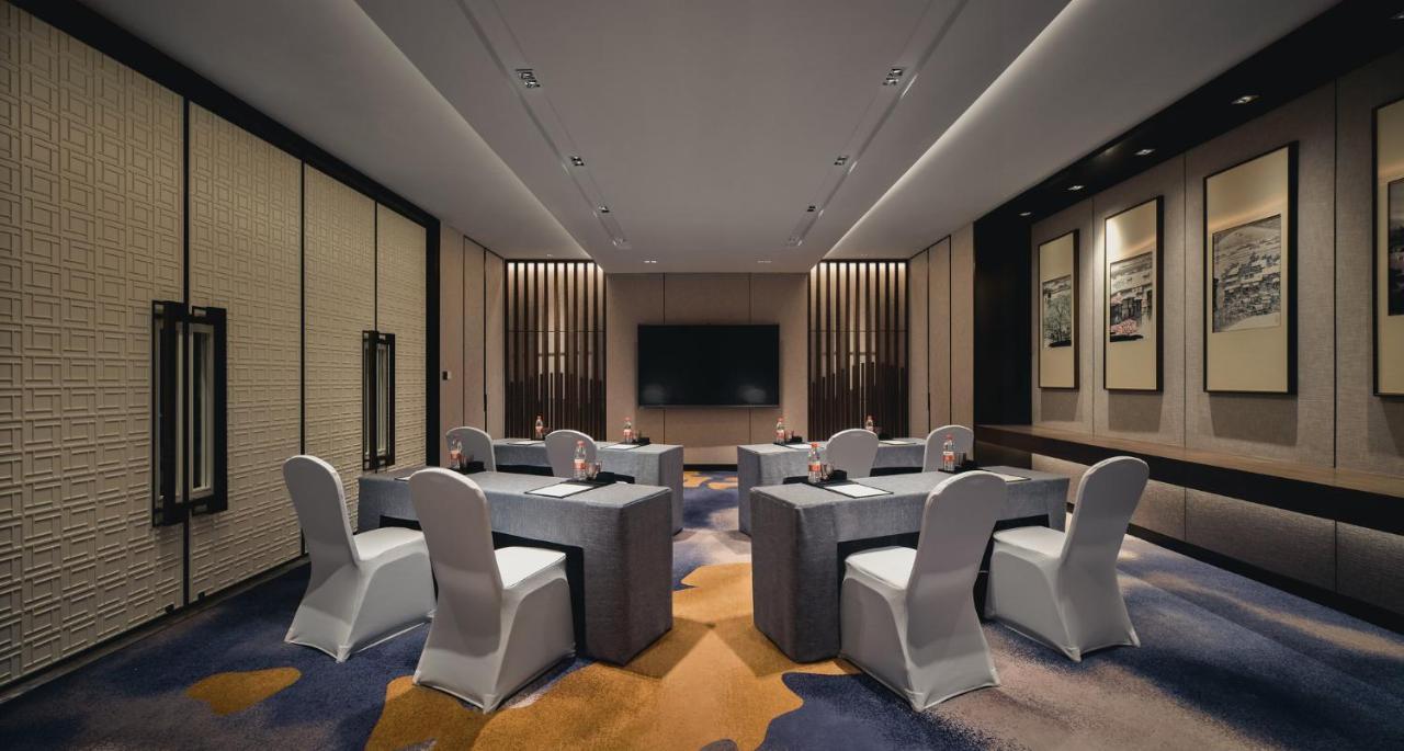 Hualuxe Kunshan Huaqiao By Ihg - F1 Racing Preferred Hotel Exterior foto